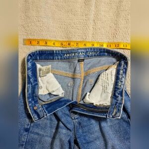 American Eagle women's Mom Straight Jean. Size 0. Like new. Smoke free.